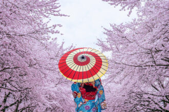 Why Japan’s Hidden Villages Are 2025’s Top Destination asian woman 1